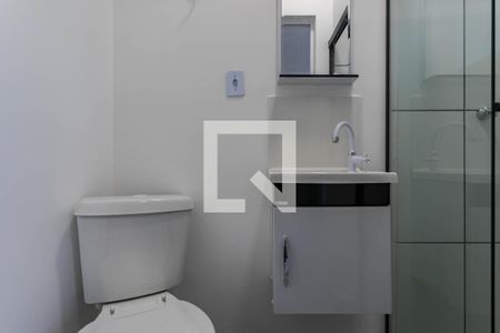 Banheiro de kitnet/studio para alugar com 1 quarto, 15m² em Vila Brasileira, Mogi das Cruzes