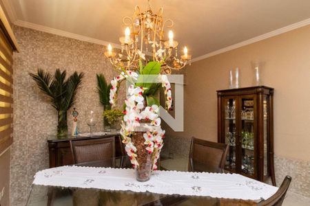 Casa para alugar com 280m², 4 quartos e 2 vagas Casa para alugar com 280m², 4 quartos e 2 vagasSala de Jantar