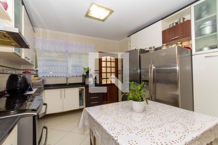 Casa para alugar com 280m², 4 quartos e 2 vagas Casa para alugar com 280m², 4 quartos e 2 vagasCozinha