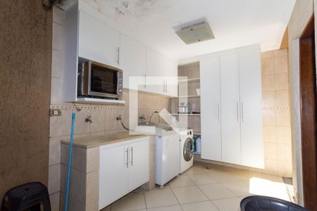 Casa para alugar com 280m², 4 quartos e 2 vagas Casa para alugar com 280m², 4 quartos e 2 vagasÁrea de Serviço