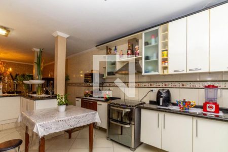 Casa para alugar com 280m², 4 quartos e 2 vagas Casa para alugar com 280m², 4 quartos e 2 vagasCozinha