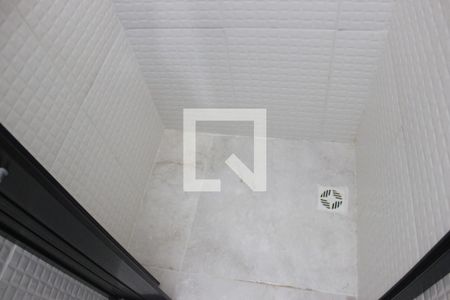 Banheiro de kitnet/studio para alugar com 1 quarto, 20m² em Continental 1, Guarulhos