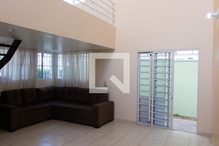 SALA de casa de condomínio à venda com 3 quartos, 156m² em Bosque de Barão Geraldo, Campinas
