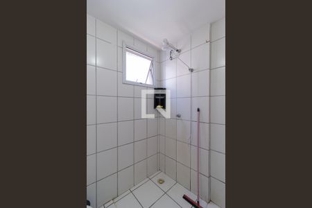 Banheiro de apartamento à venda com 2 quartos, 47m² em Metalúrgicos, Osasco