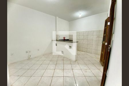 Sala/Cozinha de kitnet/studio para alugar com 1 quarto, 25m² em Boca do Rio, Salvador