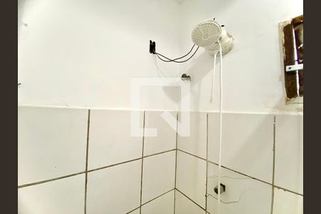 Banheiro de kitnet/studio para alugar com 1 quarto, 25m² em Boca do Rio, Salvador
