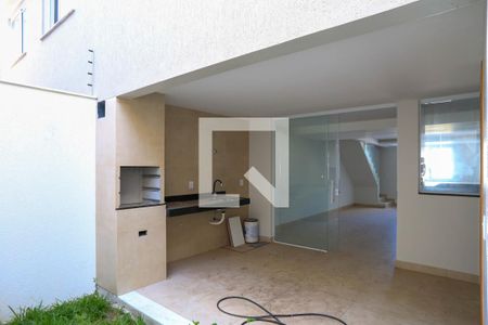 Varanda de casa à venda com 3 quartos, 120m² em Esplanada, Belo Horizonte