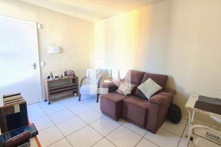 Sala de apartamento para alugar com 2 quartos, 47m² em  Jardim Gramacho, Duque de Caxias