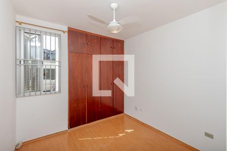 Quarto de apartamento para alugar com 2 quartos, 54m² em Jardim Santo Antônio, São Paulo