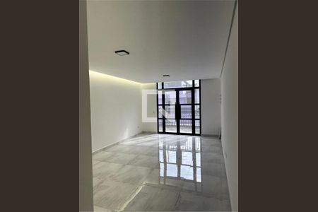 Casa à venda com 3 quartos, 200m² em Parada Inglesa, São Paulo