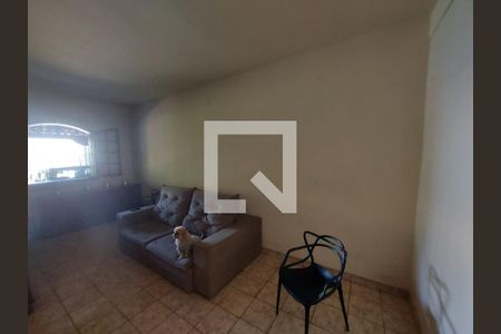 Sala de tv  de casa à venda com 4 quartos, 438m² em Três Barras, Contagem