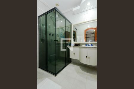 Casa à venda com 732m², 3 quartos e 6 vagas Casa à venda com 732m², 3 quartos e 6 vagasBanheiro da Suíte 1