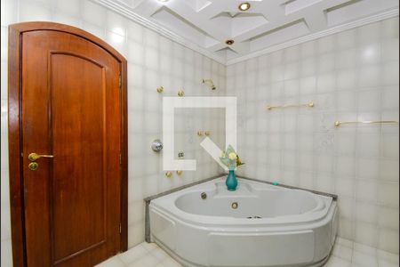 Casa à venda com 732m², 3 quartos e 6 vagas Casa à venda com 732m², 3 quartos e 6 vagasBanheiro da Suíte 2