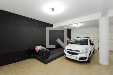 Casa à venda com 732m², 3 quartos e 6 vagas Casa à venda com 732m², 3 quartos e 6 vagasGaragem - Frente