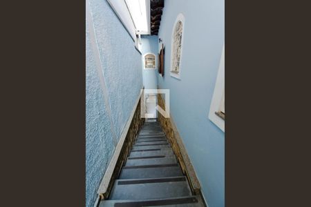 Casa à venda com 732m², 3 quartos e 6 vagas Casa à venda com 732m², 3 quartos e 6 vagasCorredor Lateral