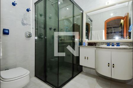 Casa à venda com 732m², 3 quartos e 6 vagas Casa à venda com 732m², 3 quartos e 6 vagasBanheiro da Suíte 1