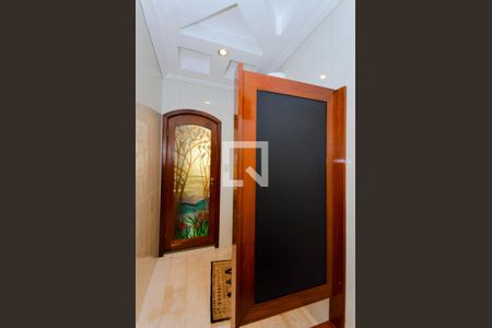 Casa à venda com 732m², 3 quartos e 6 vagas Casa à venda com 732m², 3 quartos e 6 vagasLavabo