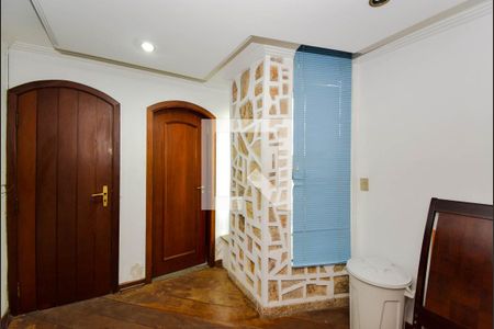 Casa à venda com 732m², 3 quartos e 6 vagas Casa à venda com 732m², 3 quartos e 6 vagasSuíte - Edícula