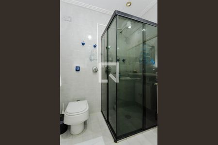 Casa à venda com 732m², 3 quartos e 6 vagas Casa à venda com 732m², 3 quartos e 6 vagasBanheiro da Suíte 1