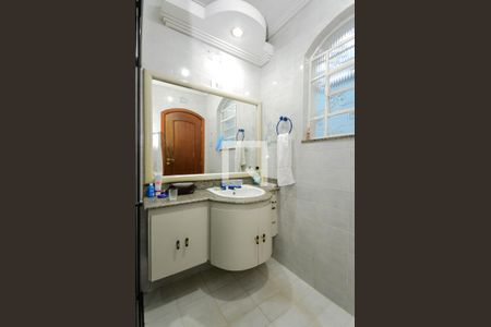 Casa à venda com 732m², 3 quartos e 6 vagas Casa à venda com 732m², 3 quartos e 6 vagasBanheiro da Suíte 1