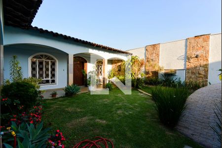 Casa à venda com 732m², 3 quartos e 6 vagas Casa à venda com 732m², 3 quartos e 6 vagasJardim