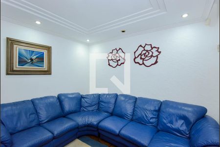 Casa à venda com 732m², 3 quartos e 6 vagas Casa à venda com 732m², 3 quartos e 6 vagasSala de TV