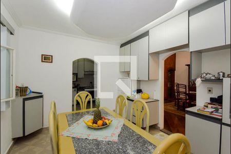 Casa à venda com 732m², 3 quartos e 6 vagas Casa à venda com 732m², 3 quartos e 6 vagasCopa