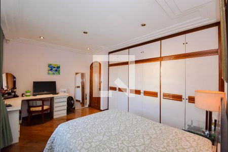 Casa à venda com 732m², 3 quartos e 6 vagas Casa à venda com 732m², 3 quartos e 6 vagasSuíte 3