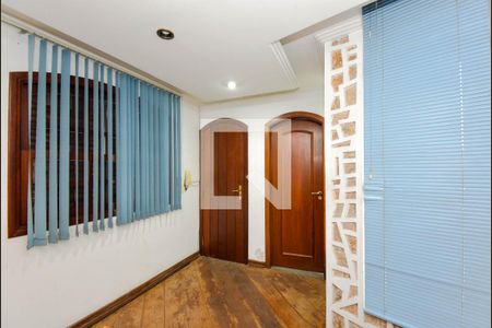 Casa à venda com 732m², 3 quartos e 6 vagas Casa à venda com 732m², 3 quartos e 6 vagasSuíte - Edícula