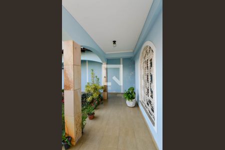 Casa à venda com 732m², 3 quartos e 6 vagas Casa à venda com 732m², 3 quartos e 6 vagasVaranda