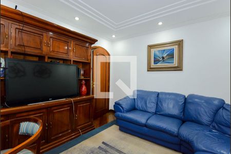 Casa à venda com 732m², 3 quartos e 6 vagas Casa à venda com 732m², 3 quartos e 6 vagasSala de TV