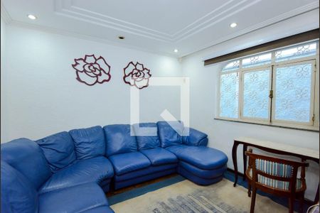 Casa à venda com 732m², 3 quartos e 6 vagas Casa à venda com 732m², 3 quartos e 6 vagasSala de TV