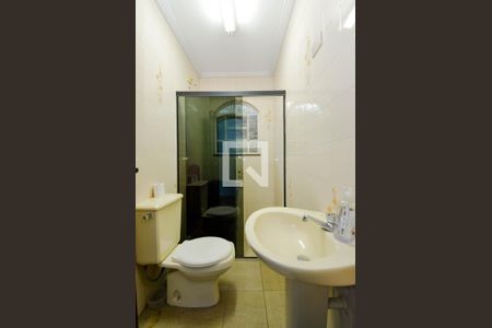 Casa à venda com 732m², 3 quartos e 6 vagas Casa à venda com 732m², 3 quartos e 6 vagasBanheiro de Serviço