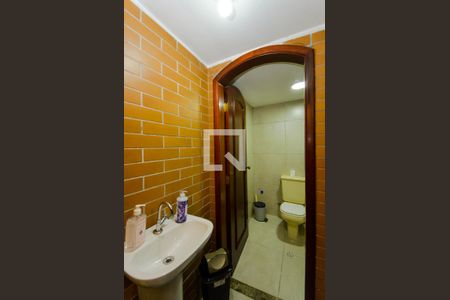 Casa à venda com 732m², 3 quartos e 6 vagas Casa à venda com 732m², 3 quartos e 6 vagasBanheiro da Garagem