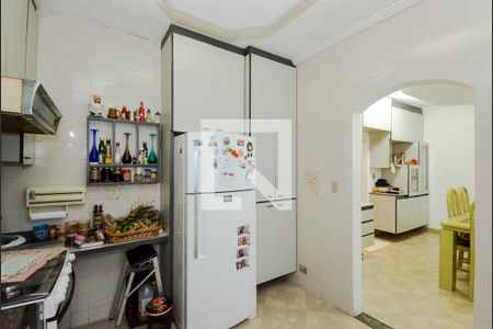 Casa à venda com 732m², 3 quartos e 6 vagas Casa à venda com 732m², 3 quartos e 6 vagasCozinha