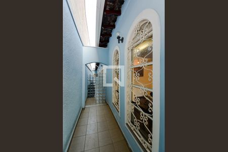 Casa à venda com 732m², 3 quartos e 6 vagas Casa à venda com 732m², 3 quartos e 6 vagasCorredor Lateral