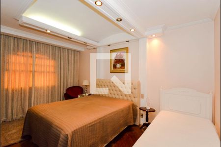 Casa à venda com 732m², 3 quartos e 6 vagas Casa à venda com 732m², 3 quartos e 6 vagasSuíte 2