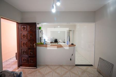Sala de Jantar de casa à venda com 2 quartos, 250m² em Vila Carmosina, São Paulo