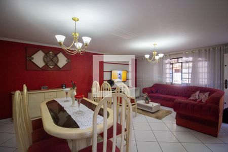 Sala de casa à venda com 3 quartos, 250m² em Jardim Lajeado, São Paulo