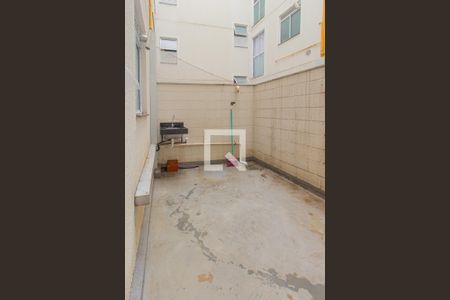 Área externa/área de serviço de apartamento para alugar com 2 quartos, 52m² em Igara, Canoas