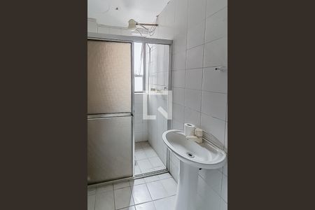Banheiro  de kitnet/studio para alugar com 1 quarto, 30m² em Centro, São Leopoldo