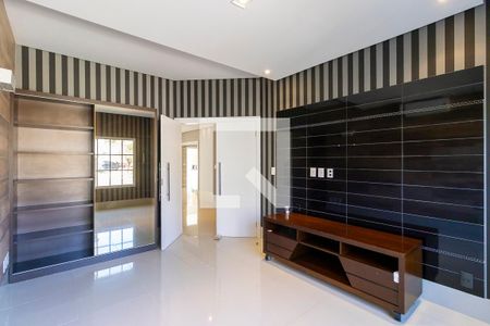 Sala de TV de casa de condomínio à venda com 4 quartos, 300m² em Swiss Park, Campinas