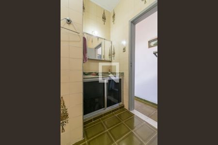 Casa à venda com 168m², 6 quartos e 1 vaga Casa à venda com 168m², 6 quartos e 1 vagaBanheiro Social