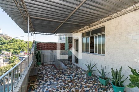 Casa à venda com 168m², 6 quartos e 1 vaga Casa à venda com 168m², 6 quartos e 1 vagaVaranda da Frente