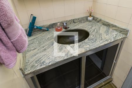 Casa à venda com 168m², 6 quartos e 1 vaga Casa à venda com 168m², 6 quartos e 1 vagaBanheiro Social