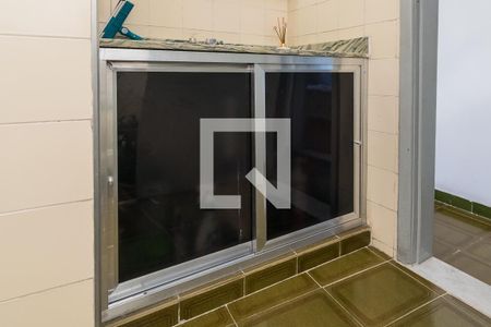 Casa à venda com 168m², 6 quartos e 1 vaga Casa à venda com 168m², 6 quartos e 1 vagaBanheiro Social