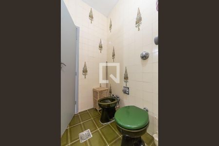 Casa à venda com 168m², 6 quartos e 1 vaga Casa à venda com 168m², 6 quartos e 1 vagaBanheiro Social