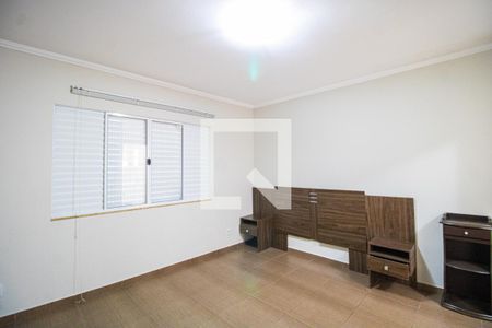 Suíte 1 de casa para alugar com 3 quartos, 250m² em Vila Mazzei, São Paulo
