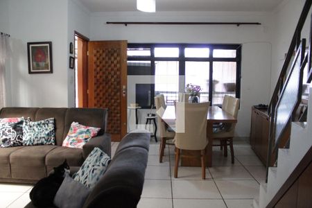 Sala  de casa à venda com 3 quartos, 250m² em Vila Diva (zona Leste), São Paulo