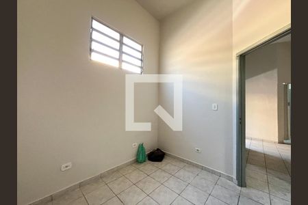Quarto 2 de casa para alugar com 2 quartos, 64m² em Vila Fachini, São Paulo